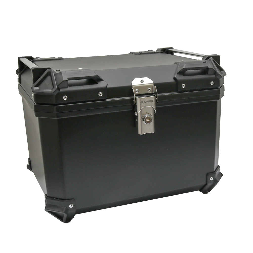 plasticni kofer x-land 56l crni Kofer za motor X-LAND plastični crni 56L